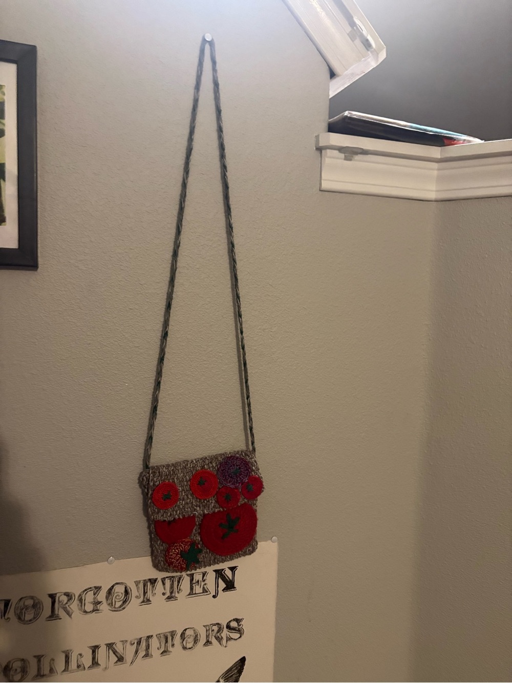 Handmade Crocheted Tomato Patch Crossbody Bag - Red & Green - Picture 3 of 6